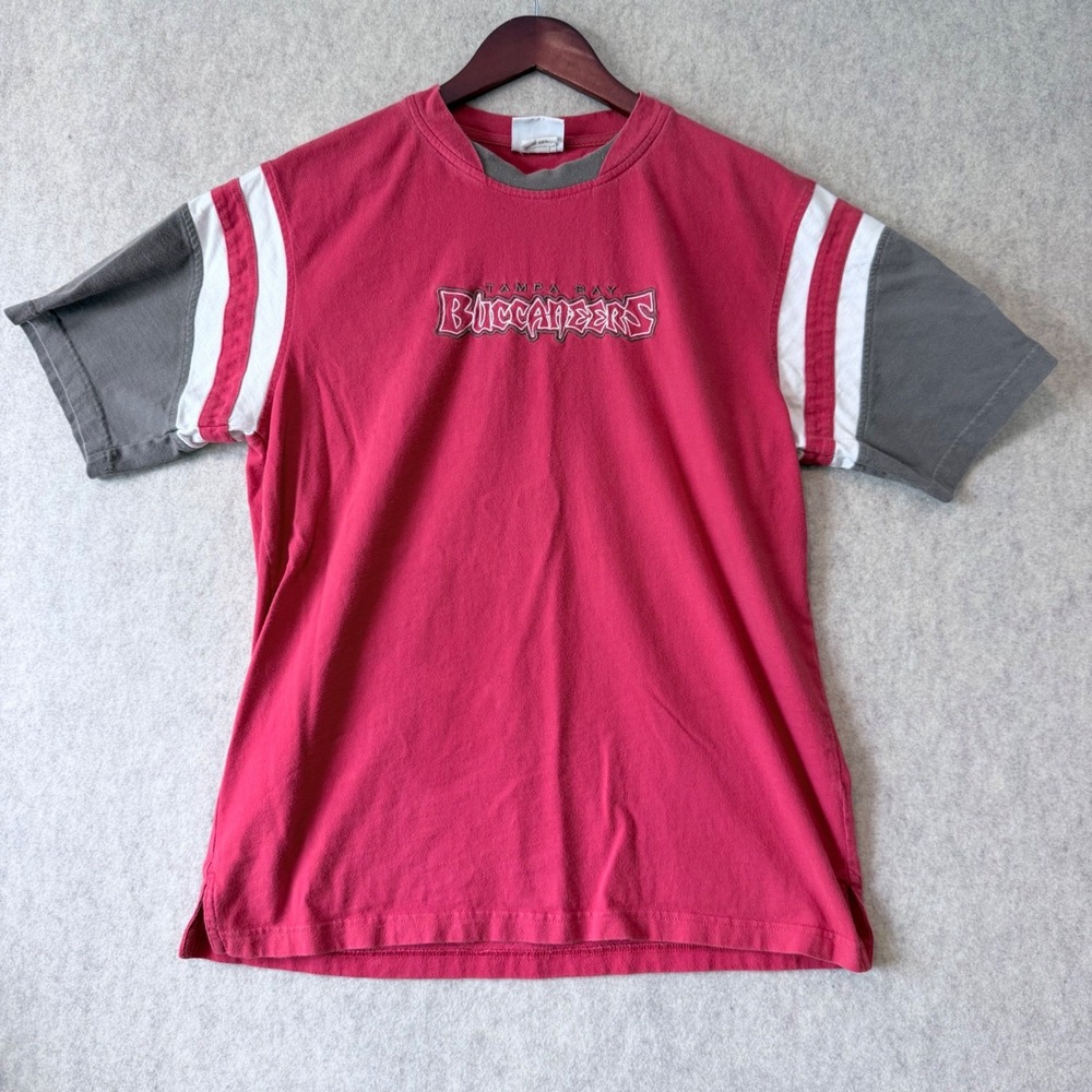 NFL Tampa Bay Buccaneers T-Shirt Mens Large Red Grey Cotton Vintage Sportswear